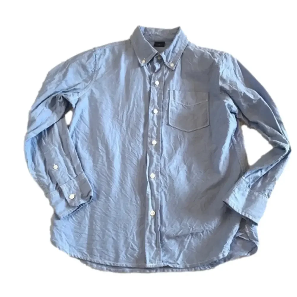 GAP Chambray Light Blue Button Down Dress Shirt